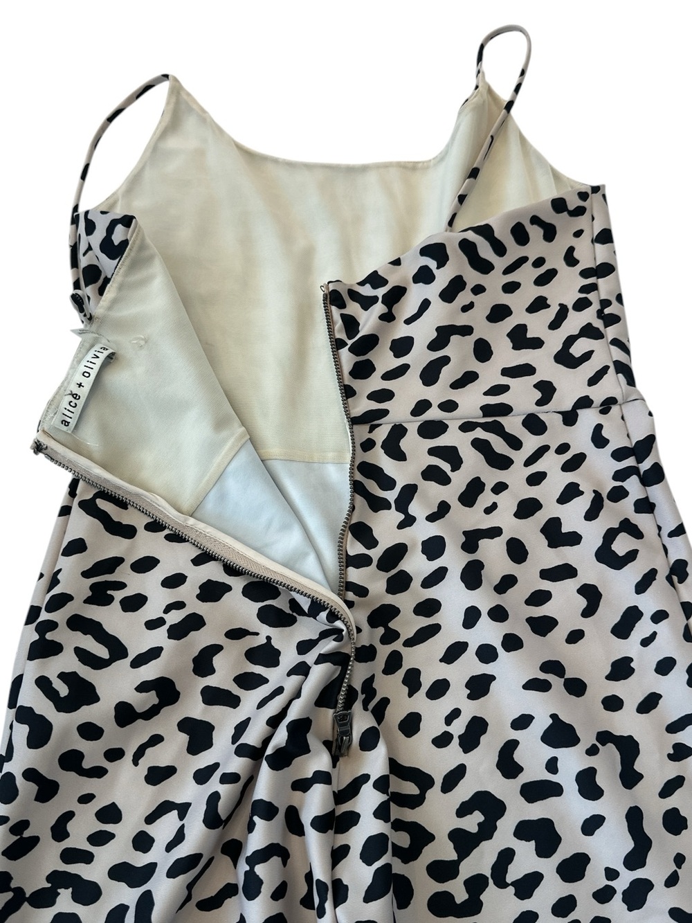 Alice + Olivia Animal Print Scoop Neck Jumpsuit Catsuit - Picture 11 of 13
